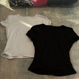 Fitted Black and White Slightly Cropped T-Shirt Bundle Set